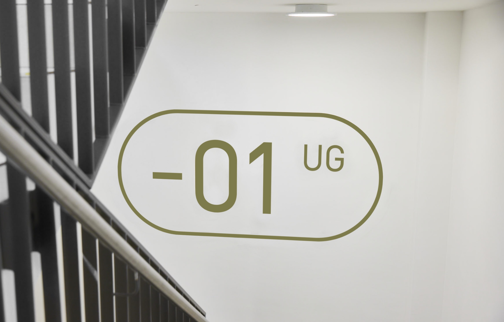 dunkelblaufastschwarz_Werbeagentur_Salzburg_branding_SIMAS_-9